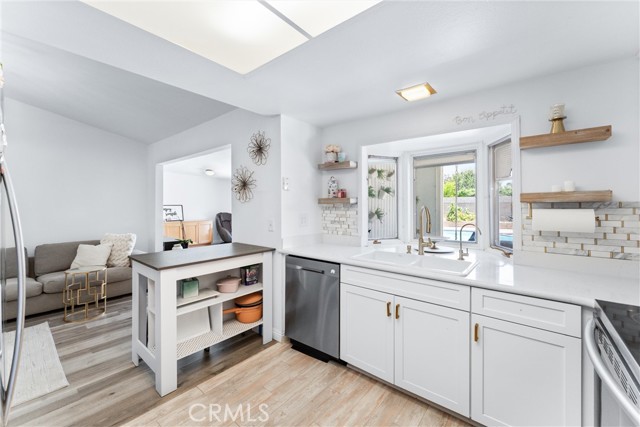 Detail Gallery Image 15 of 37 For 24162 Fordview, Lake Forest,  CA 92630 - 5 Beds | 2 Baths