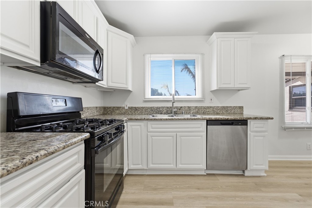 MLS #OC26156592 image #24