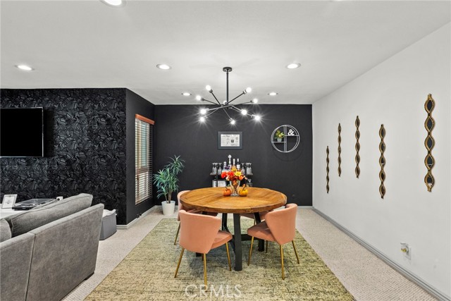 Detail Gallery Image 7 of 33 For 6752 Hillpark #202,  Los Angeles,  CA 90068 - 2 Beds | 2 Baths