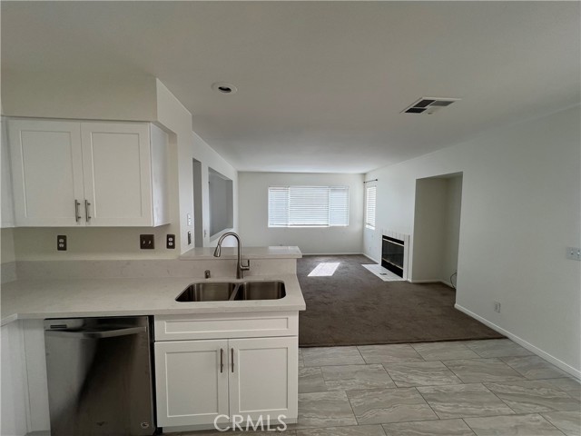 Detail Gallery Image 6 of 43 For 934 Primrose Ln, Corona,  CA 92878 - 4 Beds | 2/1 Baths