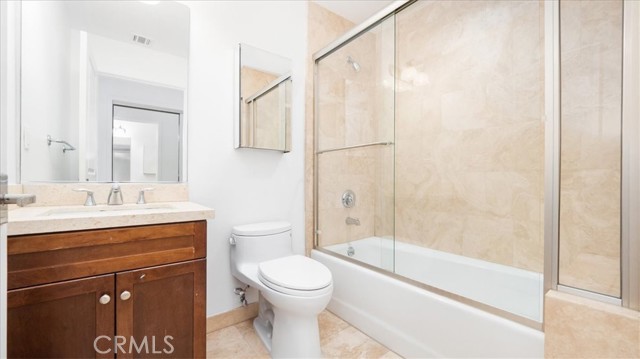 Detail Gallery Image 9 of 45 For 13004 Valleyheart Dr #205,  Studio City,  CA 91604 - 2 Beds | 2/1 Baths