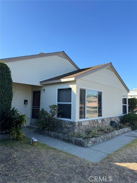 11818 Graystone, Norwalk CA: https://media.crmls.org/medias/bd2aaf85-35d2-4b32-8395-6ced99dfbe5c.jpg