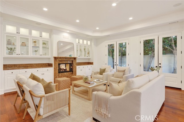 Detail Gallery Image 18 of 74 For 113 S Herrin, Manhattan Beach,  CA 90266 - 5 Beds | 4/1 Baths