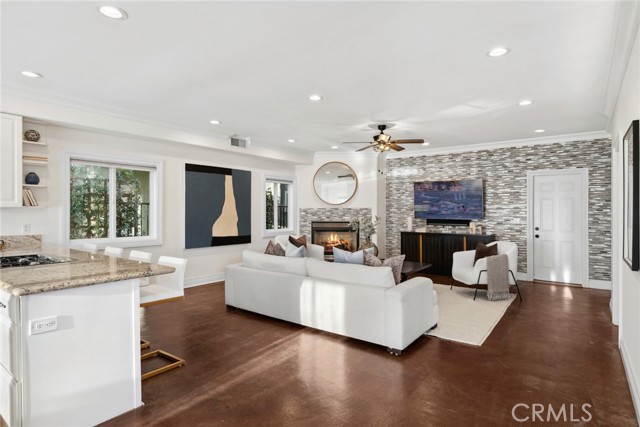 Detail Gallery Image 10 of 65 For 714 Alabama St, Huntington Beach,  CA 92648 - 4 Beds | 4/1 Baths