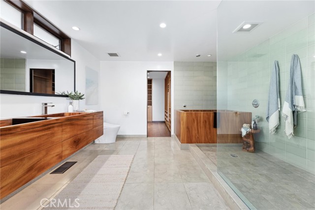 2114 Manhattan Ave, Hermosa Beach CA: https://media.crmls.org/medias/bd2bcfb7-2600-4462-9e99-ad5173d6f26b.jpg