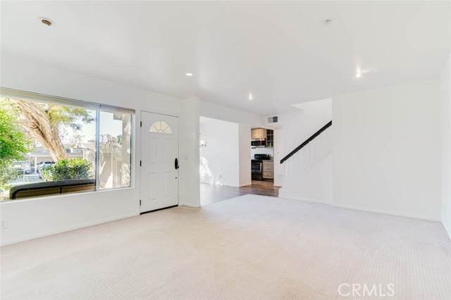 18501 Mayall Street, A photo 3