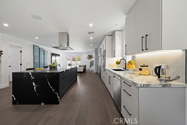 11245 Greenlawn Avenue, Culver City, California 90230, 5 Bedrooms Bedrooms, ,3 BathroomsBathrooms,Residential Lease,For Rent,11245 Greenlawn Avenue,CRSR25156538