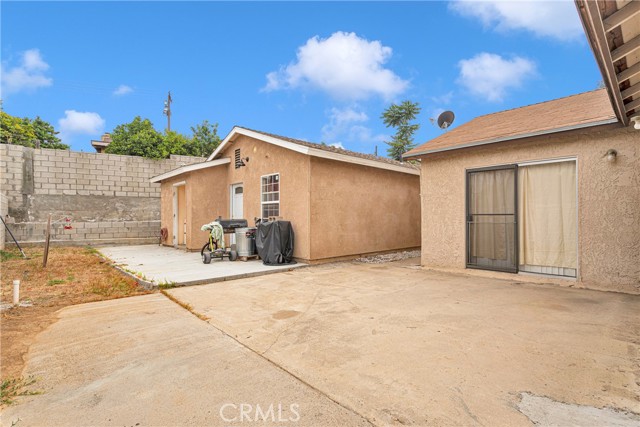 5834 Norman Way, Riverside CA: https://media.crmls.org/medias/bd2c60c3-b0eb-4f75-a815-f8669bc623e2.jpg