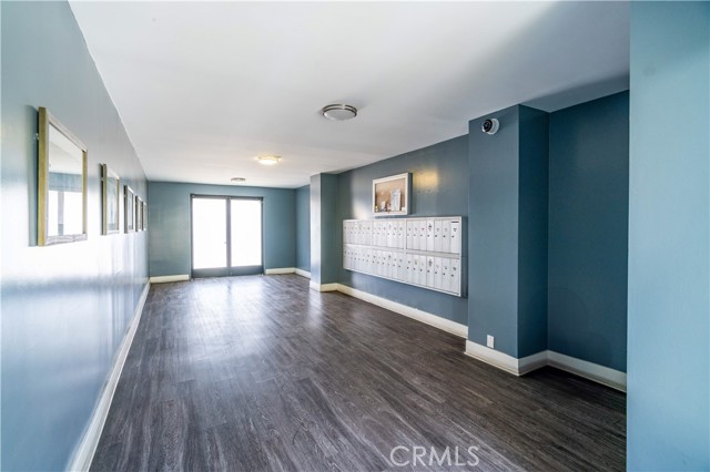 2884 Sawtelle Boulevard, Los Angeles CA: https://media.crmls.org/medias/bd2c8f82-f83d-490e-939c-ab8750dc5d75.jpg