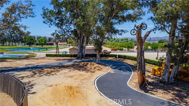 26465 Douglas Avenue, Murrieta CA: https://media.crmls.org/medias/bd2cf2bf-f180-42d8-85c5-ce4867777d21.jpg