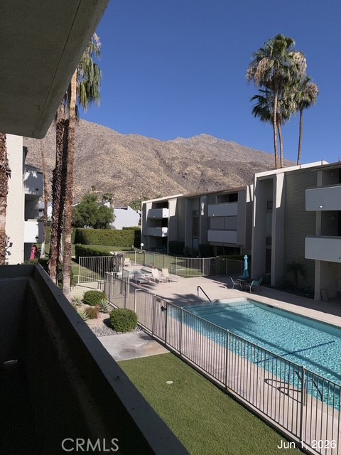 261 E La Verne #K