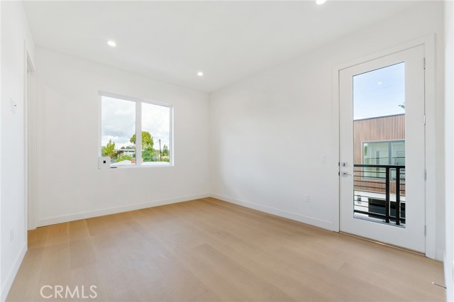 Detail Gallery Image 38 of 70 For 3932 S Minerva Ave, Los Angeles,  CA 90066 - 6 Beds | 6/1 Baths