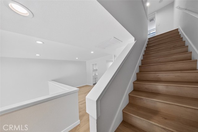 Detail Gallery Image 17 of 43 For 15235 Magnolia Bld #E,  Sherman Oaks,  CA 91403 - 3 Beds | 3 Baths