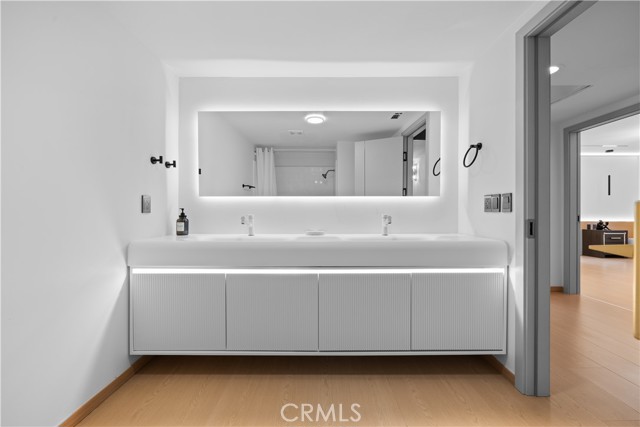 27411 Santa Fe Street, Hemet CA: https://media.crmls.org/medias/bd2e2e65-d4b4-479f-aa47-3d24aec94520.jpg