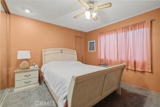 Detail Gallery Image 23 of 32 For 28004 Lakehurst Ave, Canyon Country,  CA 91351 - 4 Beds | 2 Baths
