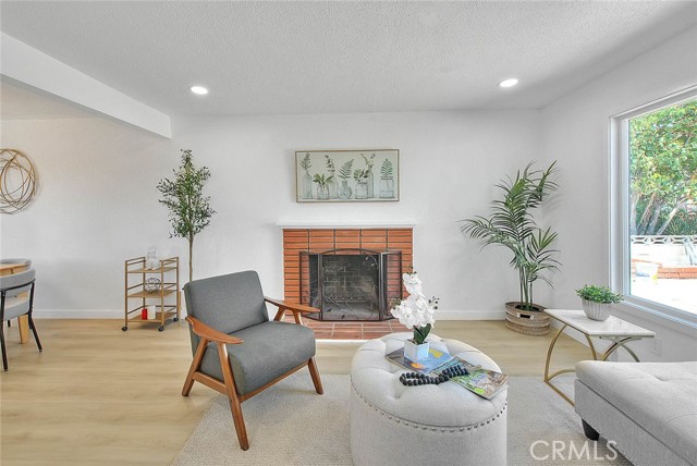 Detail Gallery Image 4 of 54 For 9398 Exeter Ave, Montclair,  CA 91763 - 3 Beds | 2 Baths