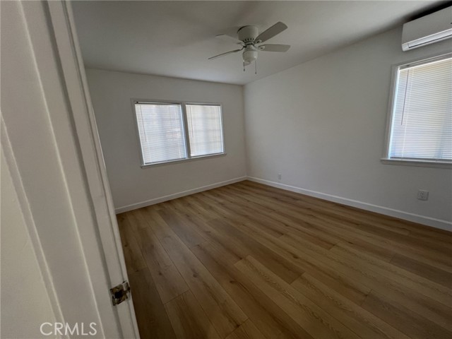 1840 West Glenoaks Boulevard, A photo 9