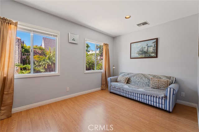 233 S Swall Drive, Beverly Hills CA: https://media.crmls.org/medias/bd307aa6-b568-40fd-838a-1170dddc1bb1.jpg