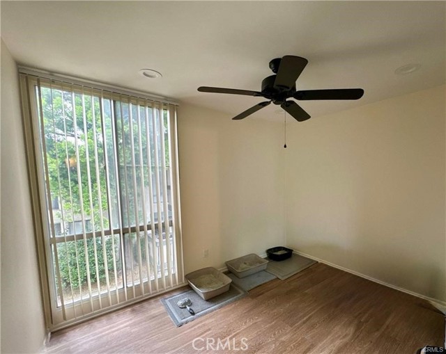 Detail Gallery Image 10 of 11 For 8601 International Ave #271,  Canoga Park,  CA 91304 - 3 Beds | 2 Baths