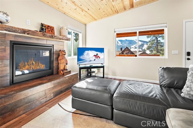 1264 Sheephorn Road, Big Bear City CA: https://media.crmls.org/medias/bd308d77-f9bd-4cda-b77d-cb8dbf263958.jpg