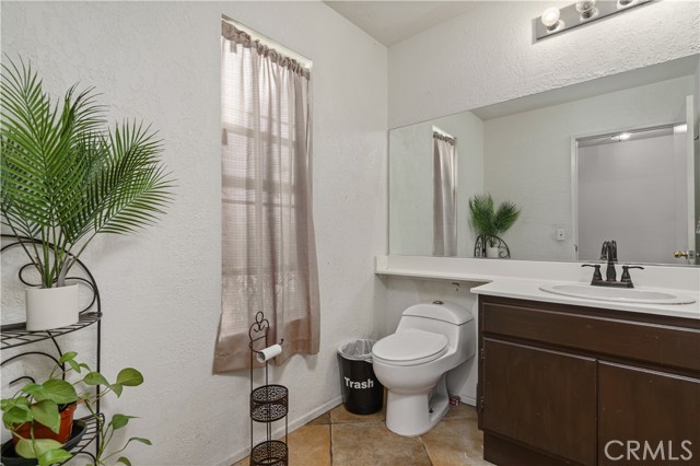 Detail Gallery Image 9 of 30 For 260 Mahogany, San Jacinto,  CA 92582 - 4 Beds | 2/1 Baths