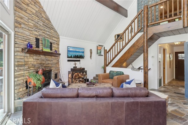 Detail Gallery Image 16 of 59 For 385 Iris Dr, Twin Peaks,  CA 92391 - 4 Beds | 3 Baths