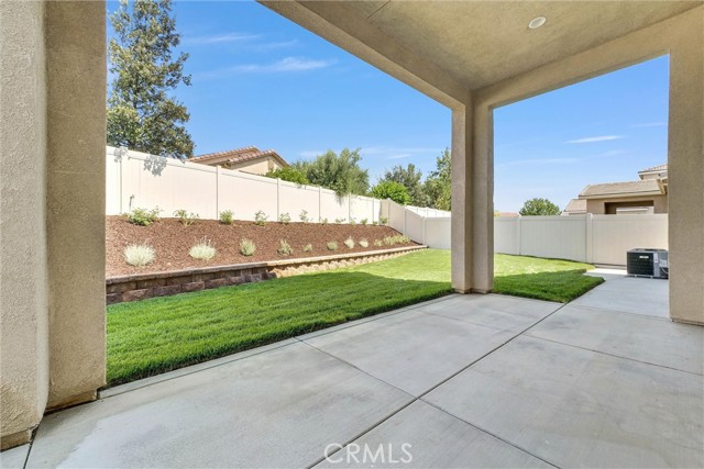 35179 Rockford Way, Murrieta CA: https://media.crmls.org/medias/bd31f004-33be-4a17-86fe-bca9d42b1aed.jpg