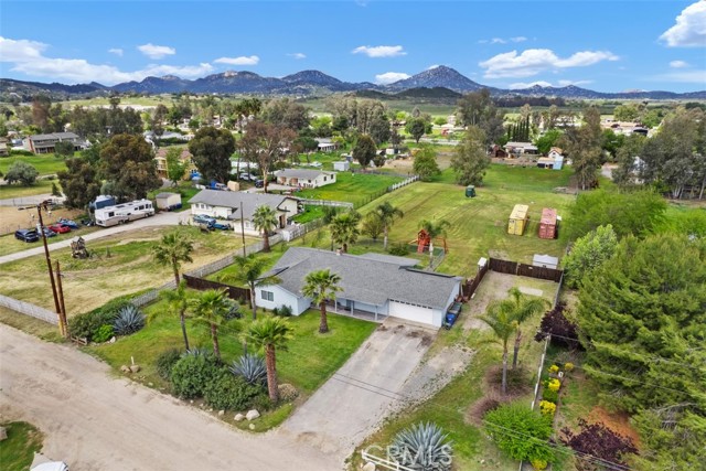 142 Hope Street, Ramona CA: https://media.crmls.org/medias/bd3258bf-bb25-438a-91d0-fc684b460263.jpg