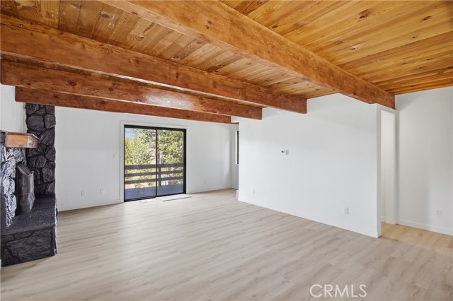 Detail Gallery Image 8 of 47 For 2386 Independence Ln, Running Springs,  CA 92382 - 2 Beds | 1/1 Baths