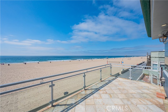 3410 The Strand, Hermosa Beach, California 90254, 3 Bedrooms Bedrooms, ,1 BathroomBathrooms,Residential,Sold,The Strand,IN22210805