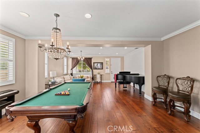 Detail Gallery Image 15 of 63 For 15520 Megan Dr, Canyon Country,  CA 91387 - 5 Beds | 4 Baths