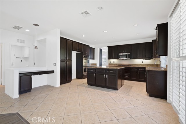 Detail Gallery Image 12 of 58 For 35459 Sumac Ave, Murrieta,  CA 92562 - 4 Beds | 2/1 Baths