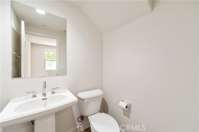Detail Gallery Image 11 of 41 For 906 El Paseo, Lake Forest,  CA 92610 - 3 Beds | 2/1 Baths