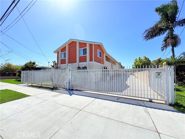 5834 Ferguson Drive, Commerce CA: https://media.crmls.org/medias/bd35ce3d-69fa-43dd-9c3d-08a07ab0f82d.jpg