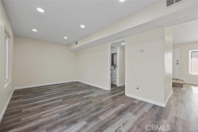 5804 Cedar Glen Lane, Bakersfield CA: https://media.crmls.org/medias/bd36b479-9463-4fd9-a636-447aea0d5e7f.jpg