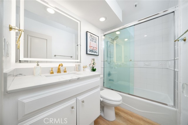 67 Sea Island Drive, Newport Beach CA: https://media.crmls.org/medias/bd37119e-34fc-4022-8b4f-8189d24f8b04.jpg