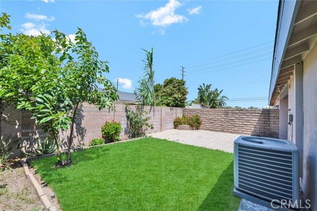 1981 Mitchell Avenue, Tustin CA: https://media.crmls.org/medias/bd37a751-5d54-42d3-b332-b5a79f5ef976.jpg