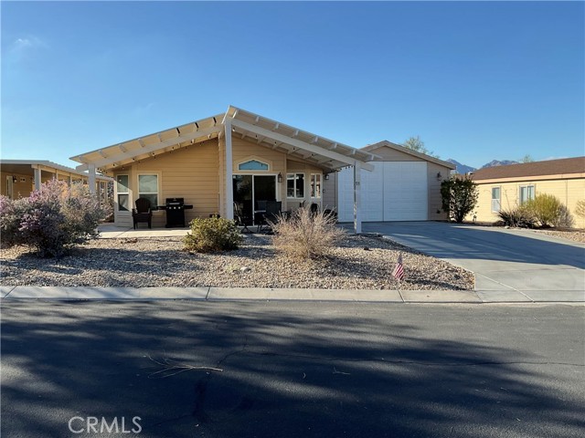 Detail Gallery Image 1 of 47 For 12600 Havasu Lake Rd #93,  Needles,  CA 92363 - 3 Beds | 2 Baths