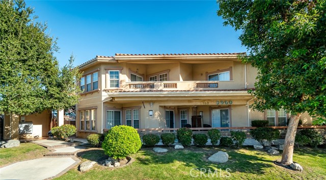 Detail Gallery Image 2 of 43 For 3960 Pennsylvania Ave #107,  La Crescenta,  CA 91214 - 3 Beds | 2/1 Baths