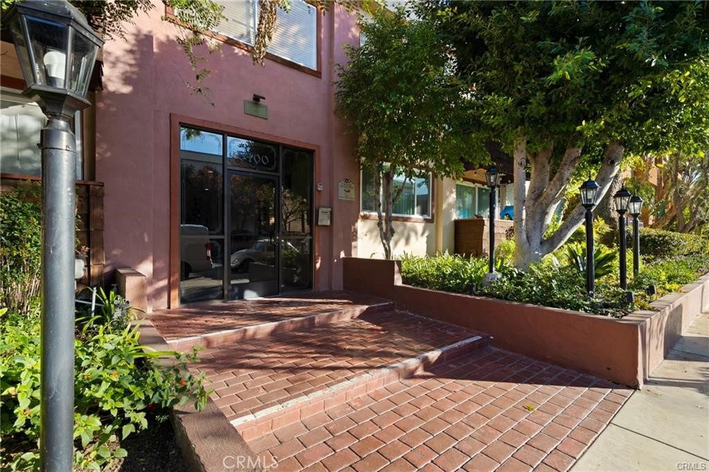 5400 Newcastle #56