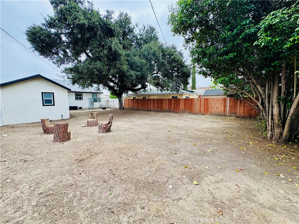 https://media.crmls.org/medias/bd3a85dc-7cdc-40f4-8cc5-e3aae12b1619.jpg?preset=X-Large