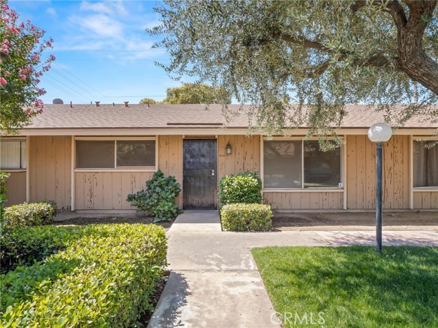 Detail Gallery Image 2 of 22 For 3725 N Fruit Ave #B,  Fresno,  CA 93705 - 2 Beds | 1 Baths