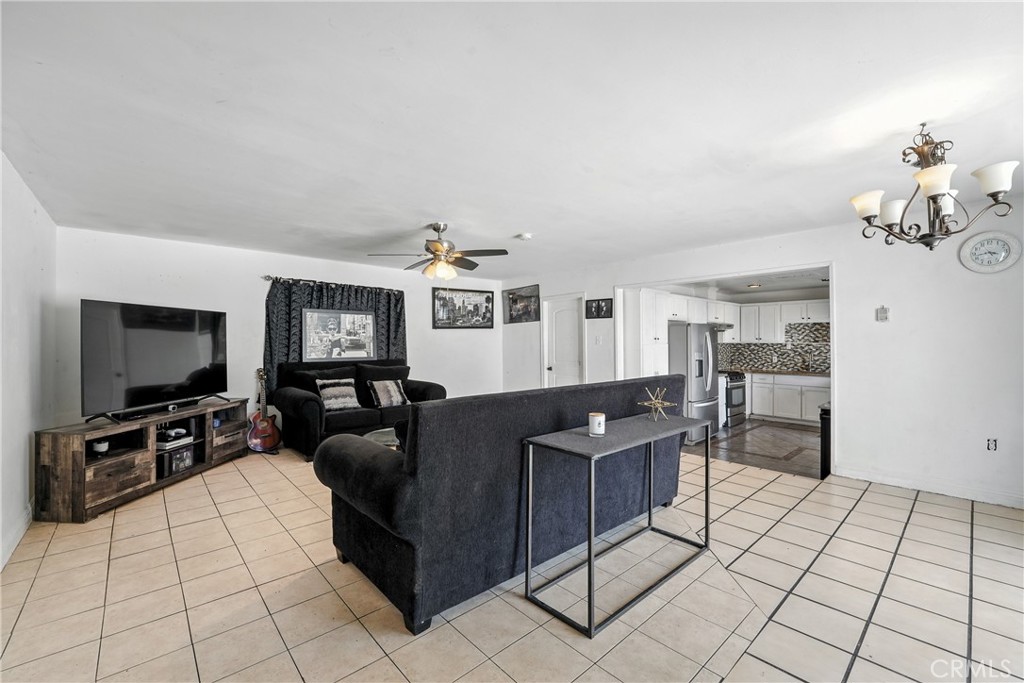 MLS #DW25271301 image #9