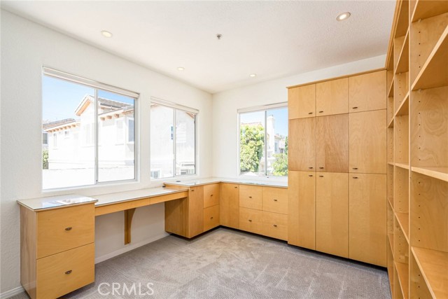 Detail Gallery Image 12 of 20 For 2213 Marshallfield Ln #B,  Redondo Beach,  CA 90278 - 4 Beds | 3 Baths