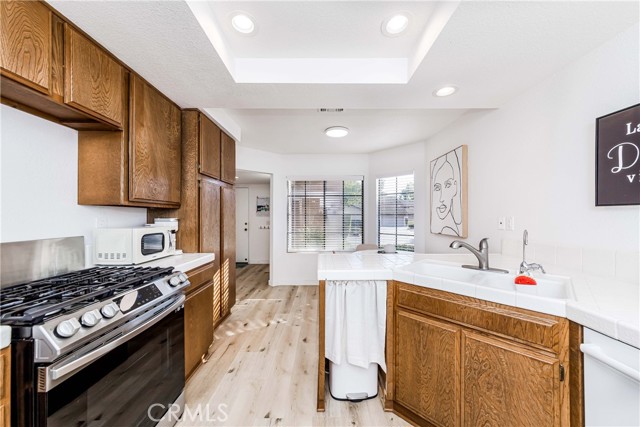 Detail Gallery Image 16 of 38 For 2405 Plaza De, Fullerton,  CA 92833 - 3 Beds | 2/1 Baths