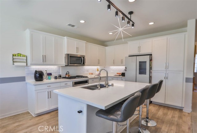 Detail Gallery Image 15 of 46 For 15765 Kings Peak Dr, Fontana,  CA 92336 - 5 Beds | 3 Baths