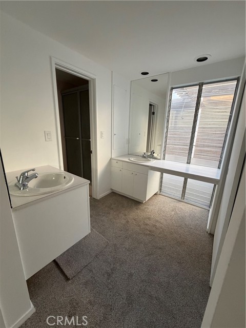 Detail Gallery Image 23 of 29 For 321 Coral Ave, Newport Beach,  CA 92662 - 2 Beds | 3 Baths