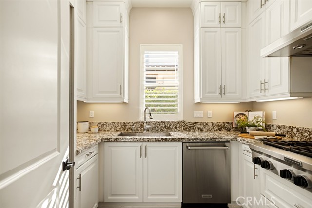 Image 26 of 75 For 2282 Rosecrans Court