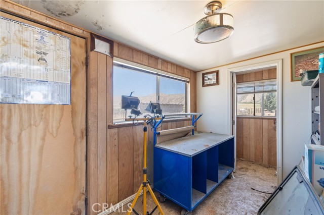 4333 Highway 33, New Cuyama CA: https://media.crmls.org/medias/bd3dad91-771f-42bd-97e5-3370640d0865.jpg