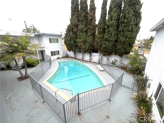 12926 Doty Avenue, Hawthorne CA: https://media.crmls.org/medias/bd3e17e8-8596-4c60-aa2a-50d09de9ffdc.jpg